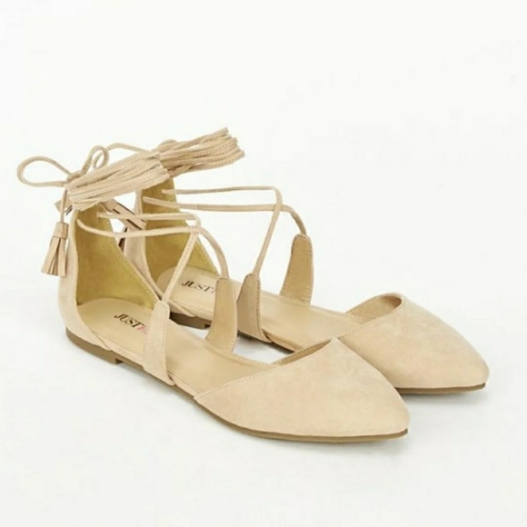 JustFab Shoes - NWOT JustFab Missty Lace-up Dress Shoe